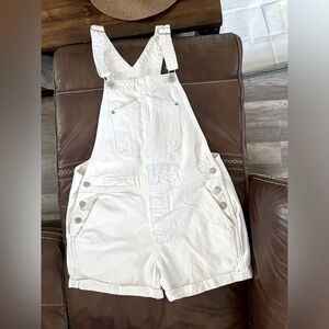 white short overalls / shortalls